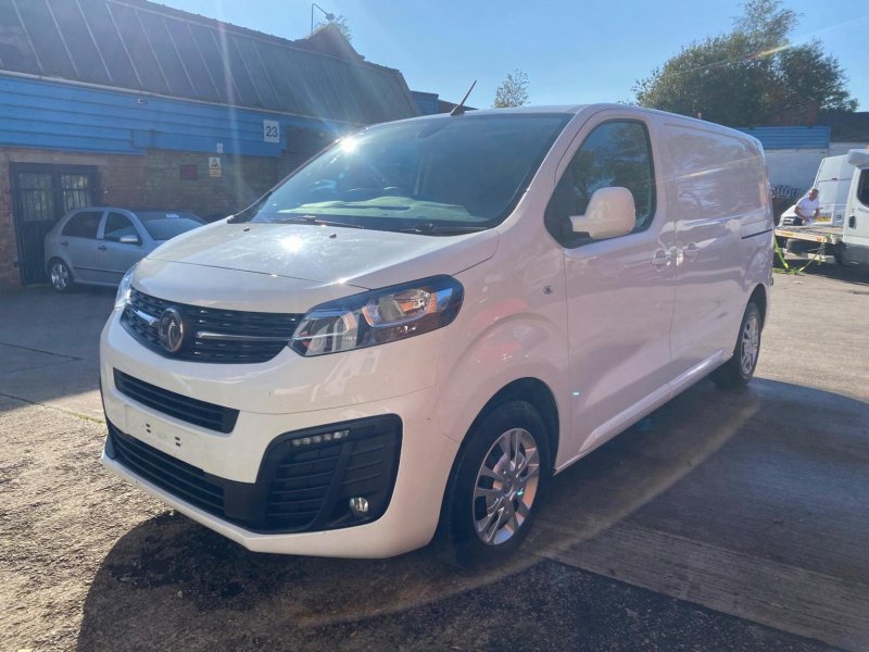 VAUXHALL VIVARO