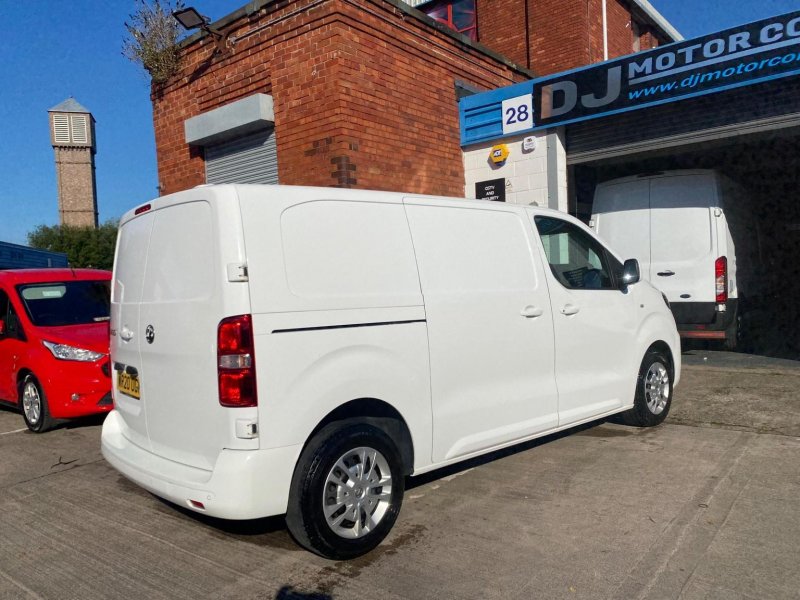 VAUXHALL VIVARO
