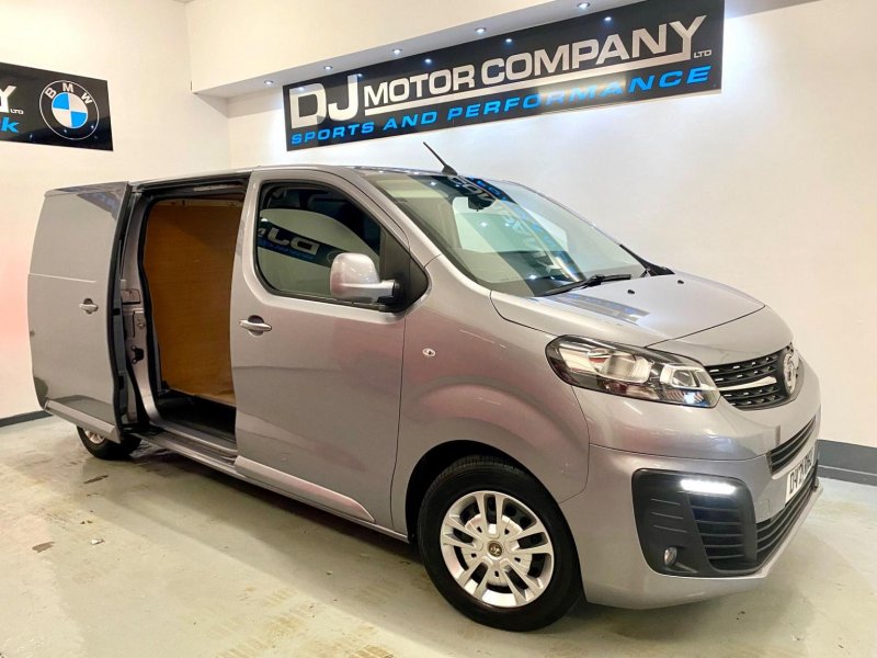 VAUXHALL VIVARO