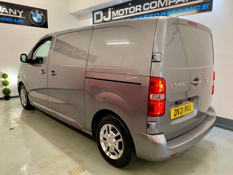 VAUXHALL VIVARO