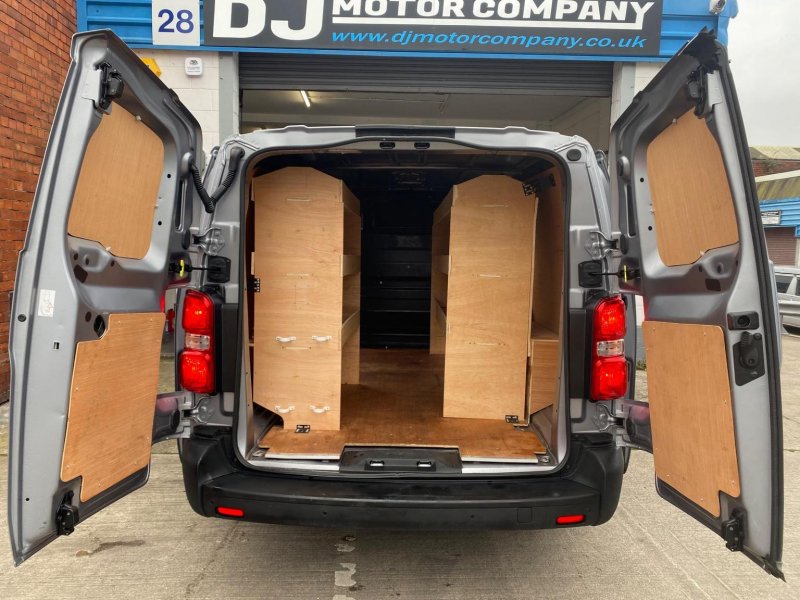 VAUXHALL VIVARO