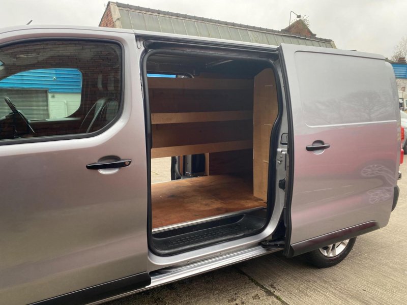 VAUXHALL VIVARO
