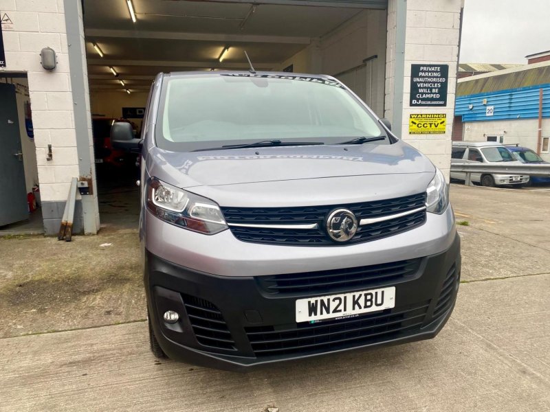 VAUXHALL VIVARO