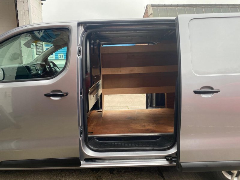 VAUXHALL VIVARO