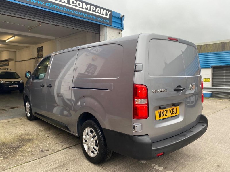 VAUXHALL VIVARO