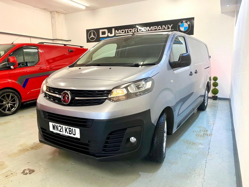 VAUXHALL VIVARO