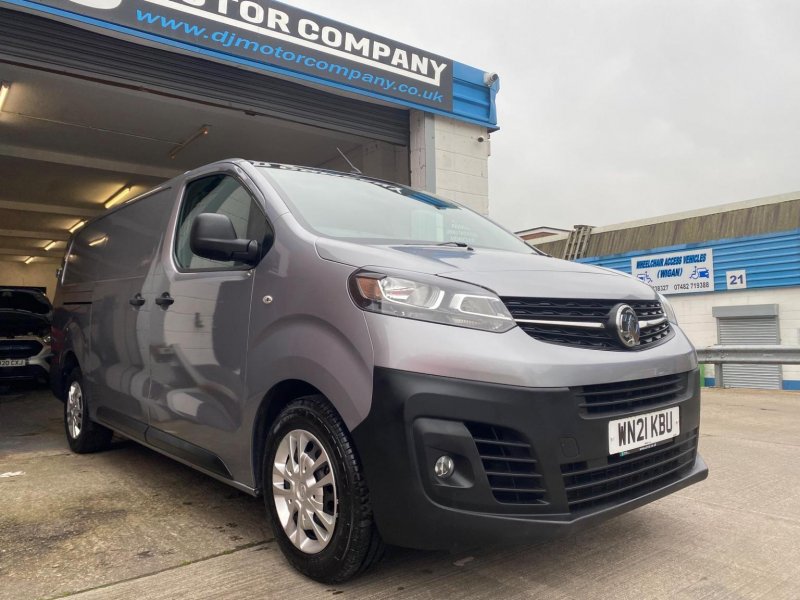 VAUXHALL VIVARO