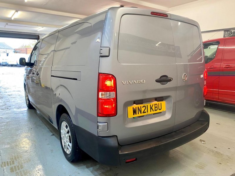 VAUXHALL VIVARO