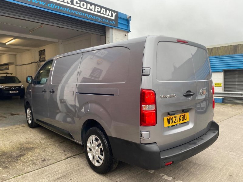 VAUXHALL VIVARO