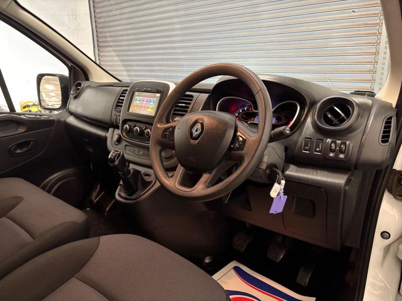 RENAULT TRAFIC