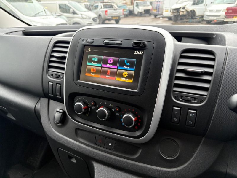 RENAULT TRAFIC