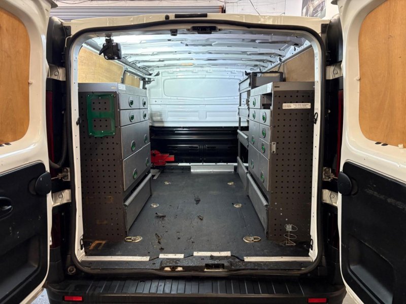 RENAULT TRAFIC