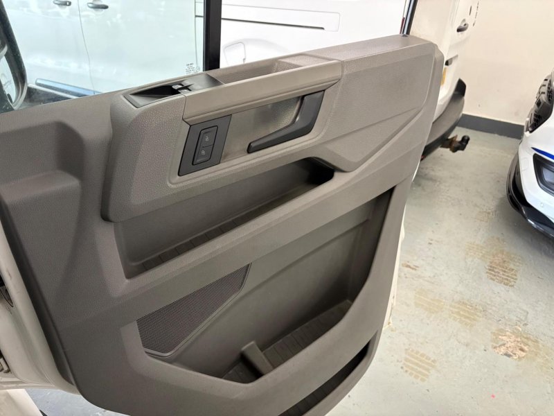 VOLKSWAGEN CRAFTER
