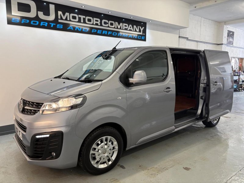 VAUXHALL VIVARO