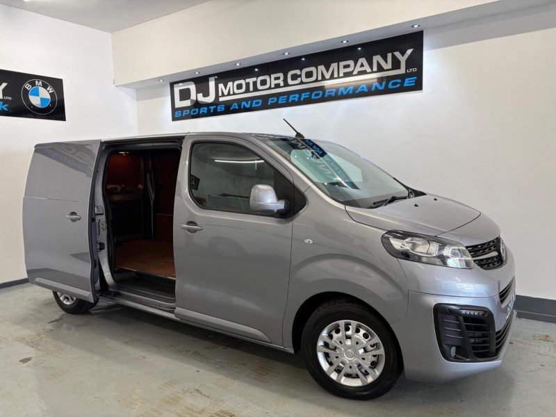 VAUXHALL VIVARO