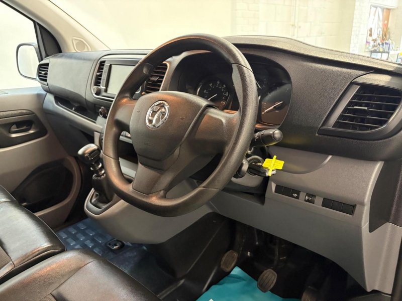 VAUXHALL VIVARO