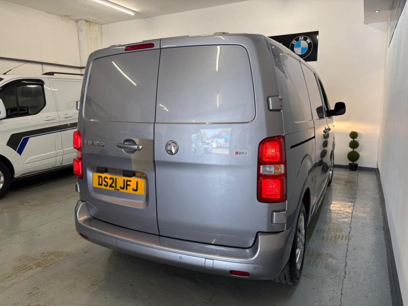 VAUXHALL VIVARO