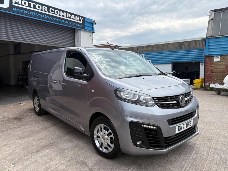 VAUXHALL VIVARO