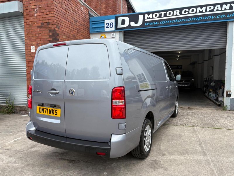 VAUXHALL VIVARO