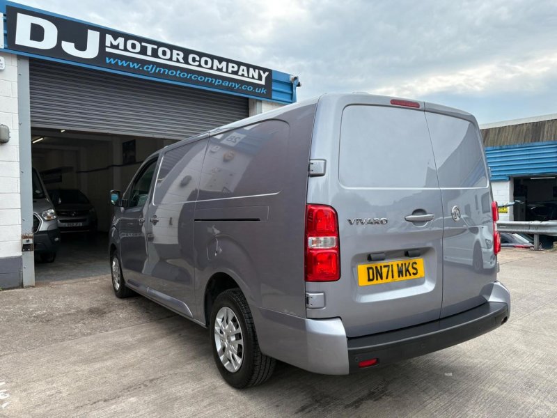 VAUXHALL VIVARO