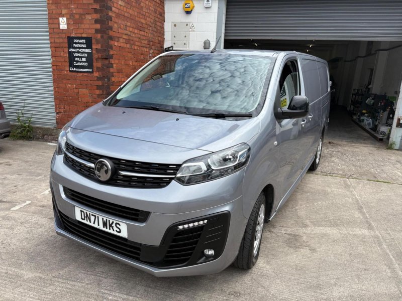 VAUXHALL VIVARO