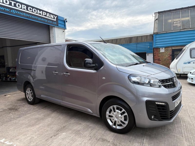 VAUXHALL VIVARO