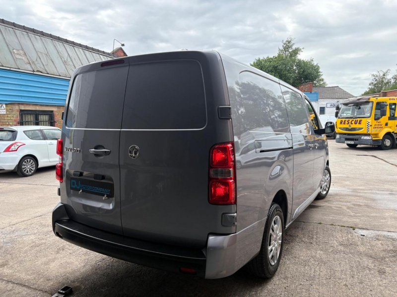 VAUXHALL VIVARO